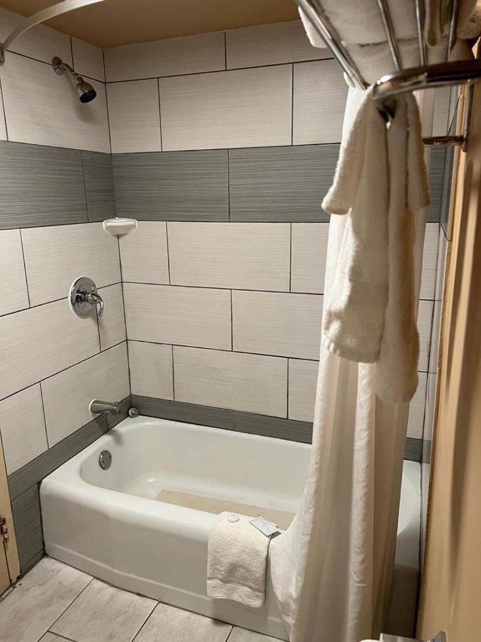 Hotel Weston Rfd Rockford Extérieur photo
